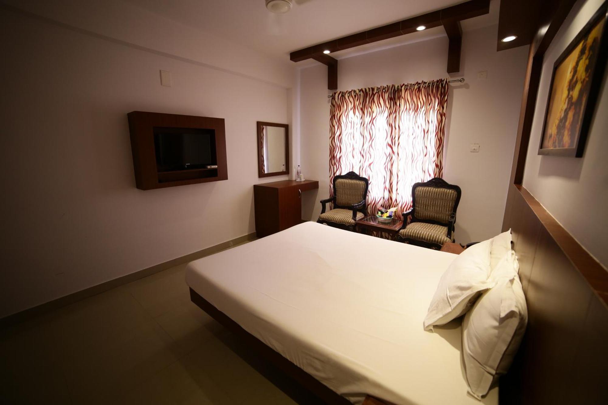 The Vyshakh Hotel Guruvāyūr Kültér fotó