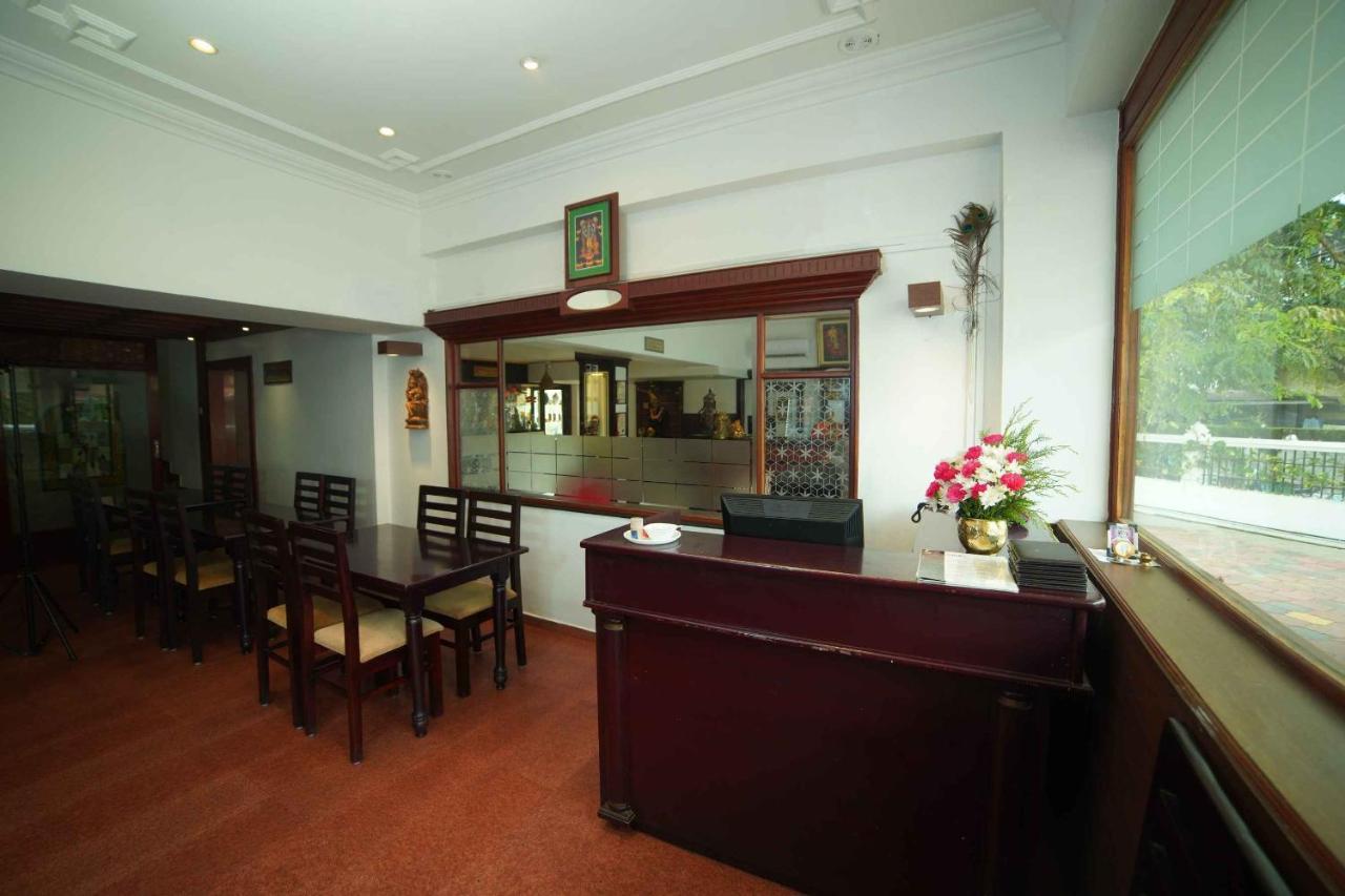 The Vyshakh Hotel Guruvāyūr Kültér fotó