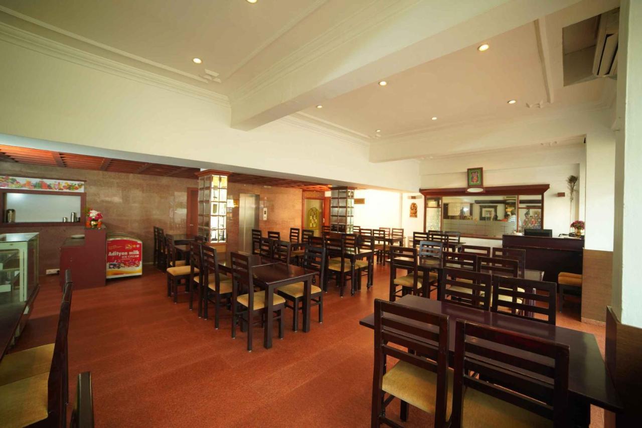 The Vyshakh Hotel Guruvāyūr Kültér fotó